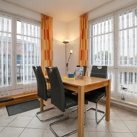 Duenenblick 33 公寓 *